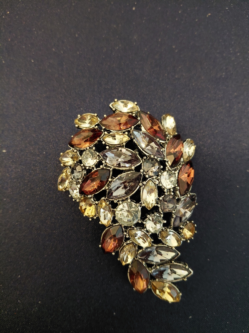Avon Multi-Tone Leaf Cluster Brooch in Amber, Champagne & Smoke
